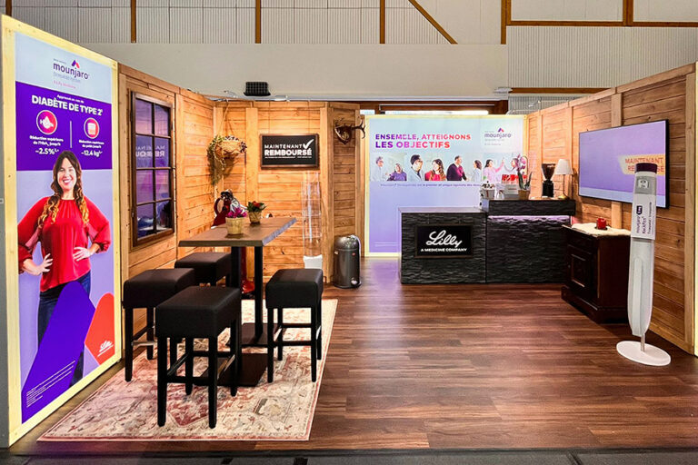 Nachhaltiger Kongresstand mit Holz